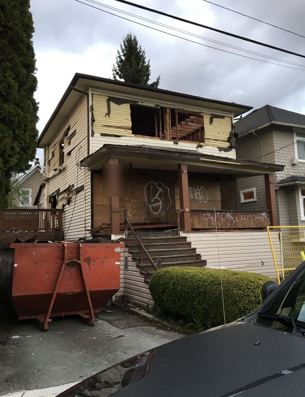 House exterior prior to demolition, ready for teardown